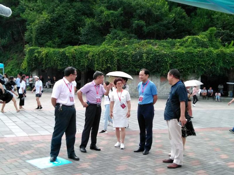 1 校领导一行亲临2026美加墨世界杯官网迎新现场指导工作.jpg